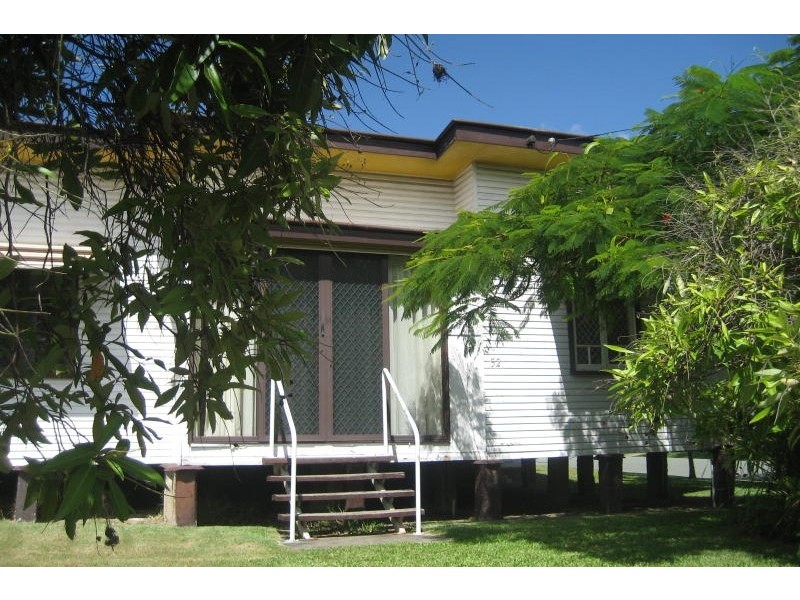 52 Central Street, Labrador QLD 4215