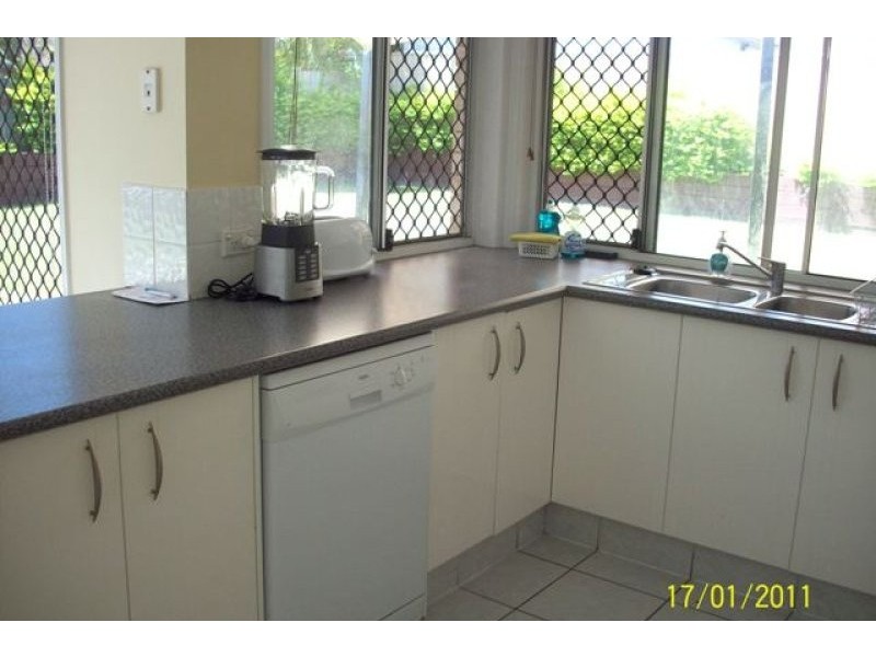 5 Longcove Place, Parkwood QLD 4214