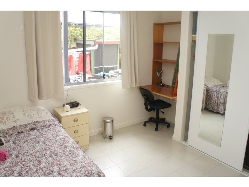 22 Kumbari Street, Southport QLD 4215