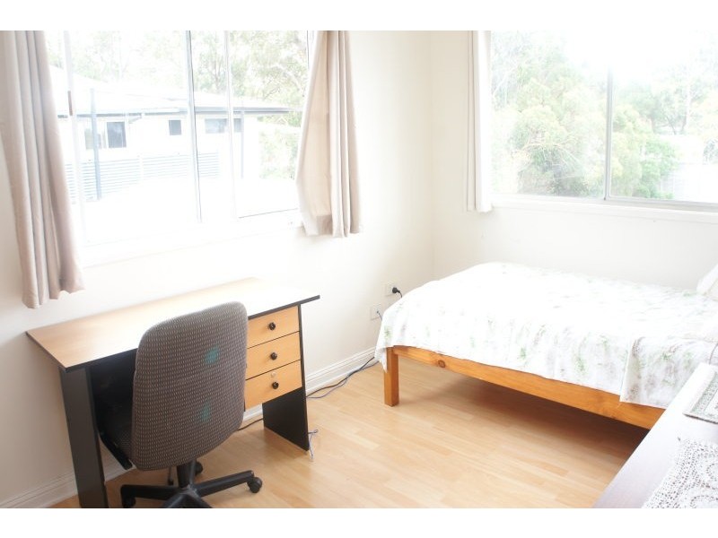 22 Kumbari Street, Southport QLD 4215