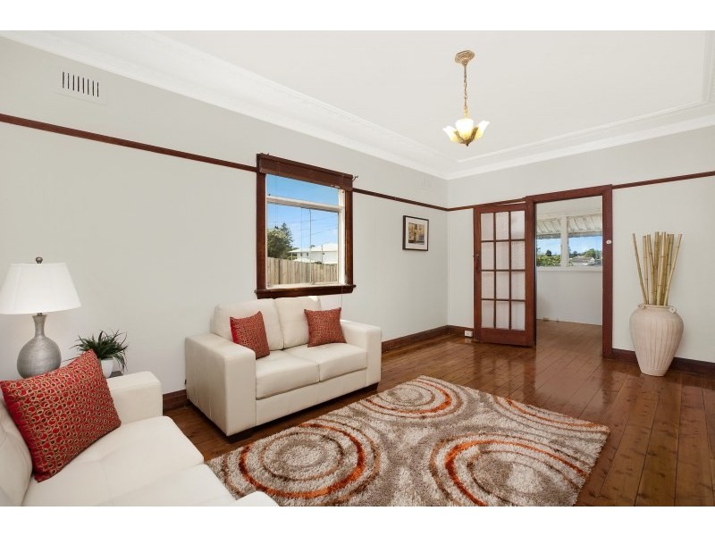 10 Burke Street, Chifley NSW 2036