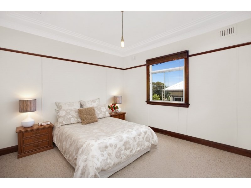 10 Burke Street, Chifley NSW 2036