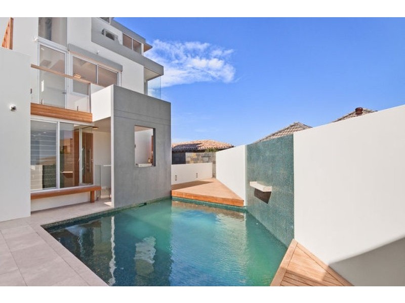 22 Thompson Street, Tamarama NSW 2026