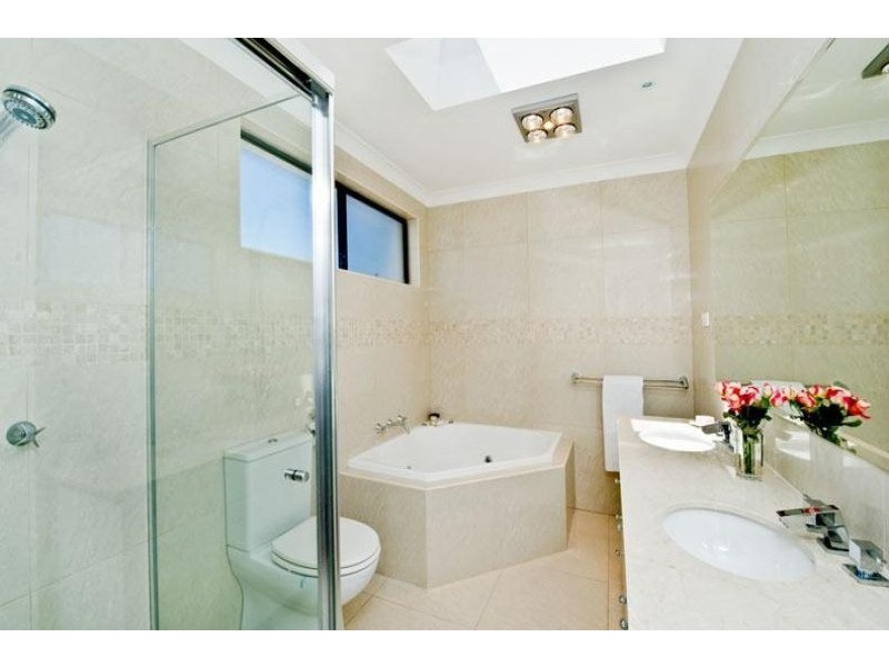 16 Brassie Street, North Bondi NSW 2026