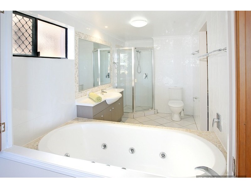 1/40 Golden Beach Esplanade, Golden Beach QLD 4551