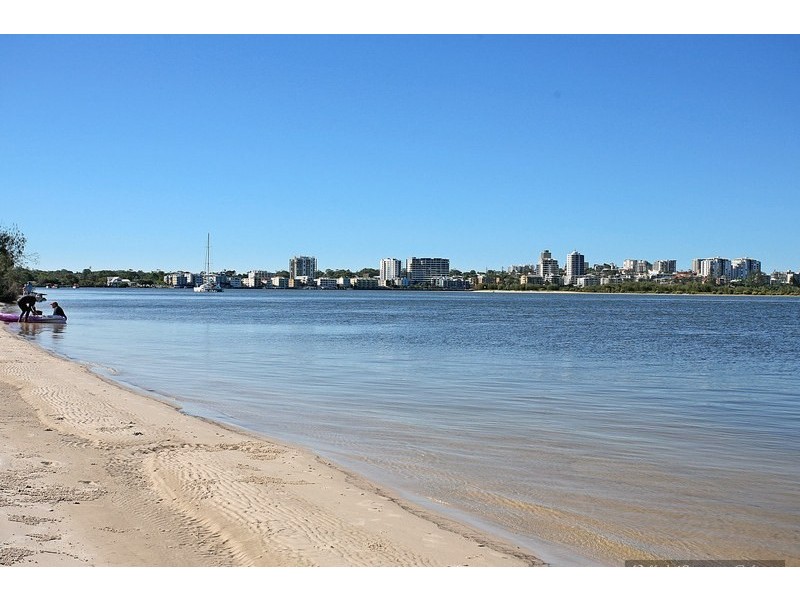 1/40 Golden Beach Esplanade, Golden Beach QLD 4551