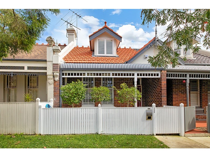 225 Denison Street, Queens Park NSW 2022