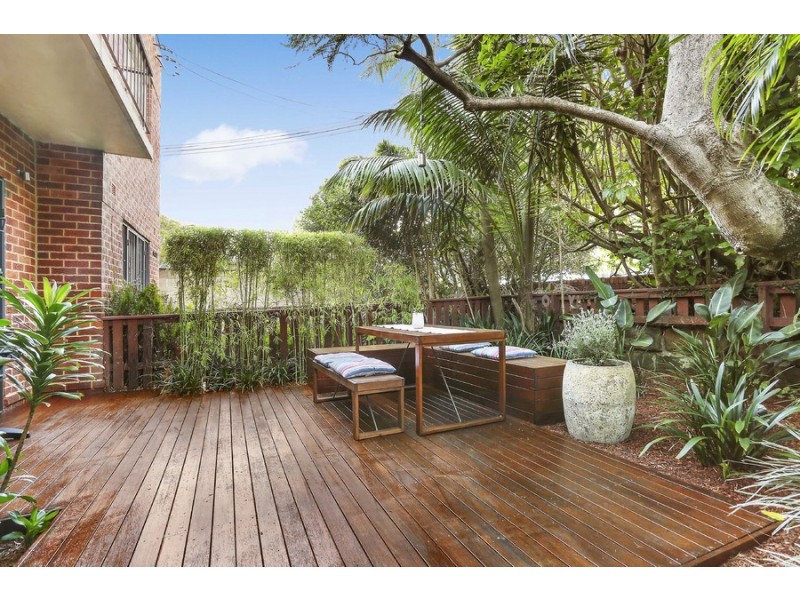 2/70 Henrietta Street, Waverley NSW 2024