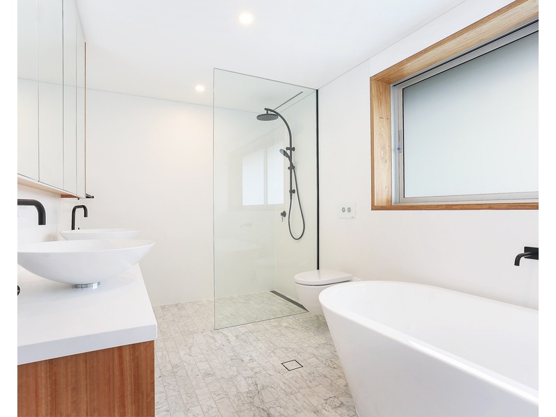 2/28 Dellview Street, Tamarama NSW 2026