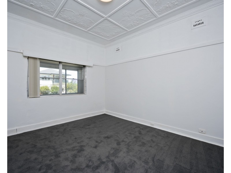 15 Cobden Avenue, Lane Cove NSW 2066