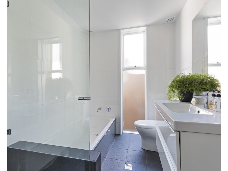 18 Avian Crescent, Lane Cove NSW 2066