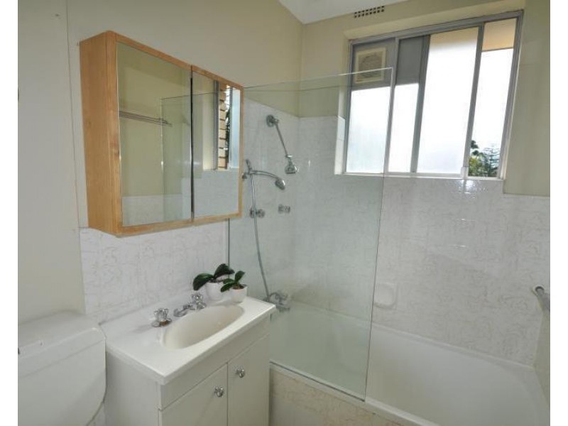2/83 Burns Bay Road, Lane Cove NSW 2066