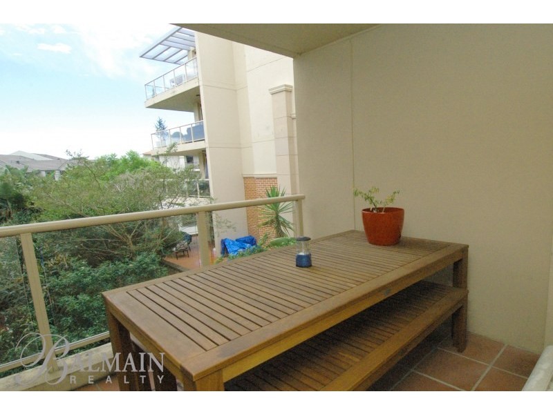 8 Yara Avenue, Rozelle NSW 2039