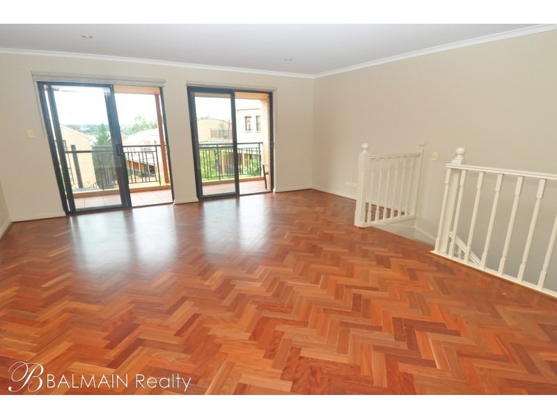 8 Water Street, Birchgrove NSW 2041