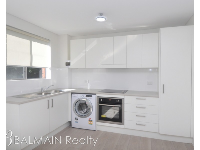 Level 1/1  King Street, Balmain NSW 2041