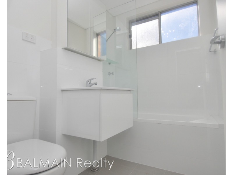 Level 1/1  King Street, Balmain NSW 2041