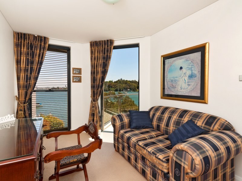 2/15 Dick Street, Gladesville NSW 2111