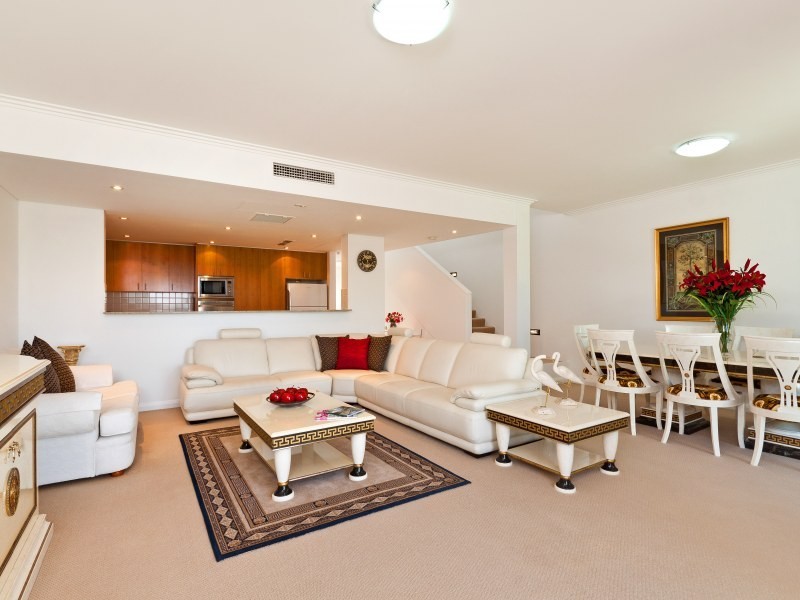 2/15 Dick Street, Gladesville NSW 2111