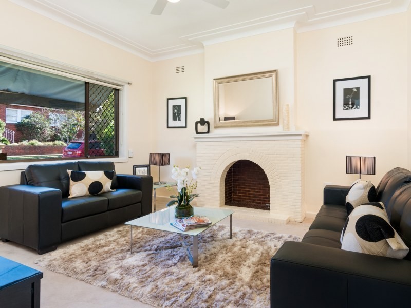 14 Robert Avenue, Russell Lea NSW 2046