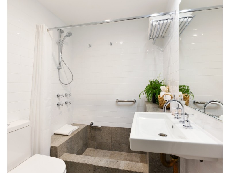 8 Surfside Avenue, Avalon Beach NSW 2107