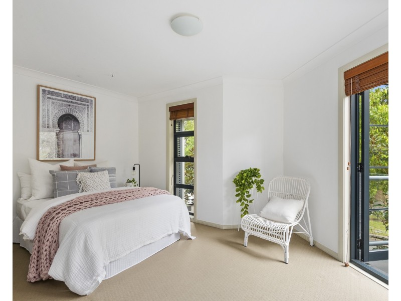 15 Mahogany Boulevard, Warriewood NSW 2102