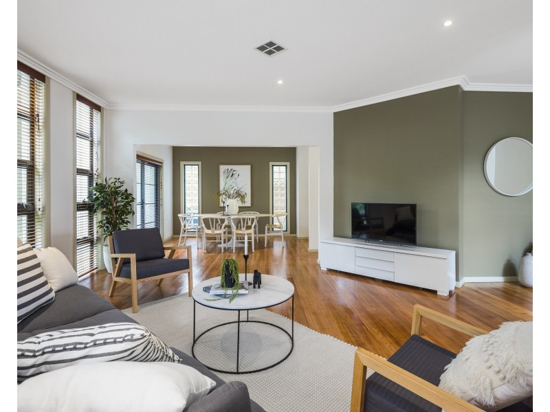 15 Mahogany Boulevard, Warriewood NSW 2102