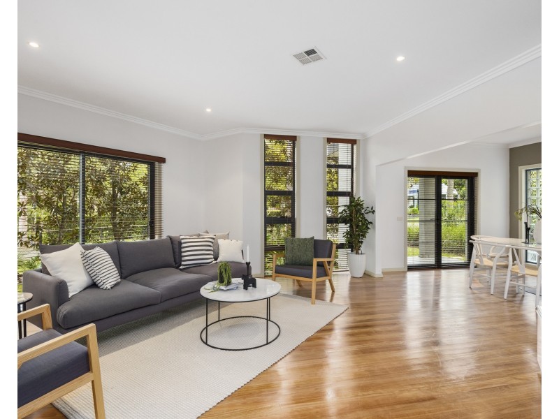 15 Mahogany Boulevard, Warriewood NSW 2102