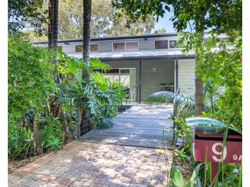 9 Dolphin Crescent, Avalon Beach NSW 2107