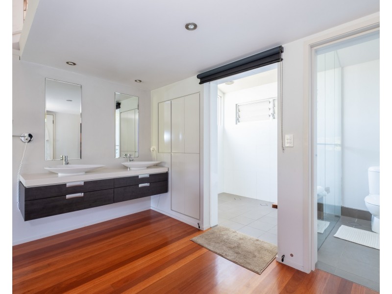 9 Dolphin Crescent, Avalon Beach NSW 2107