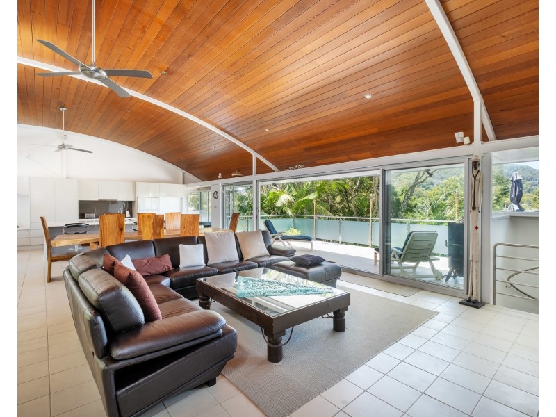 9 Dolphin Crescent, Avalon Beach NSW 2107