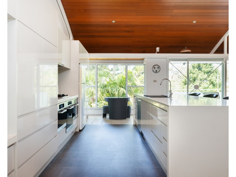 9 Dolphin Crescent, Avalon Beach NSW 2107