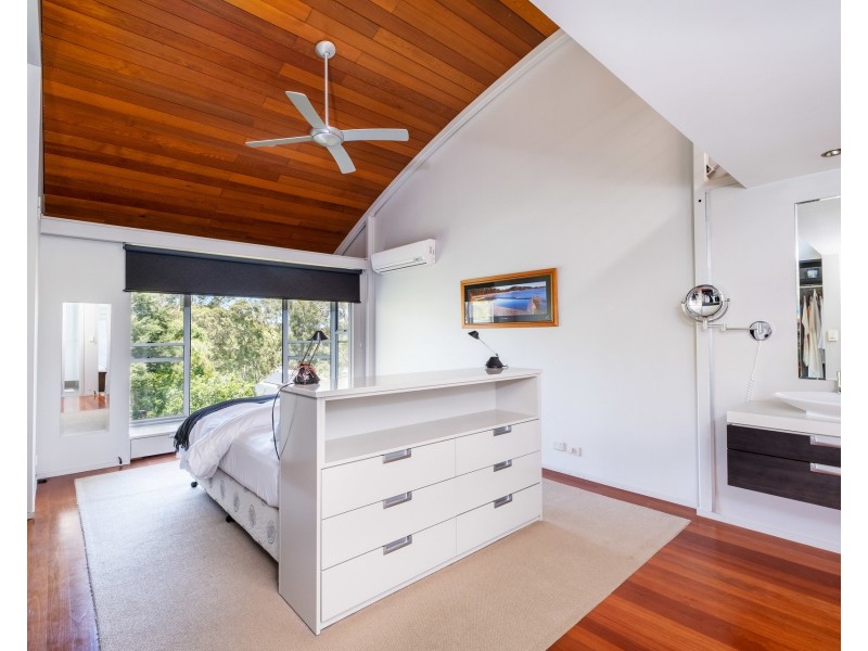 9 Dolphin Crescent, Avalon Beach NSW 2107