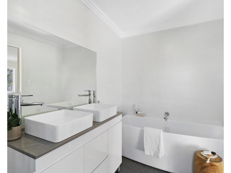 64 Central Road, Avalon Beach NSW 2107