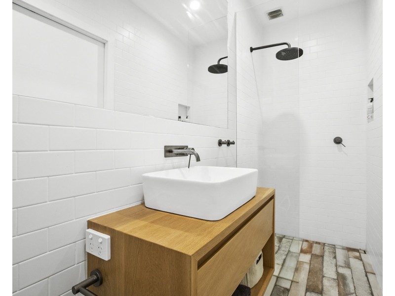 2/61 Dolphin Crescent, Avalon Beach NSW 2107
