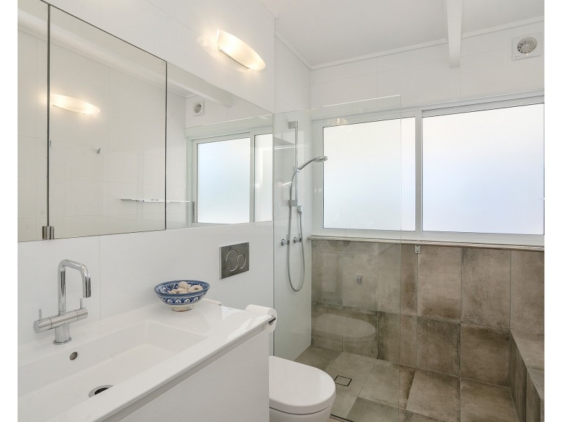 8 Surfside Avenue, Avalon Beach NSW 2107