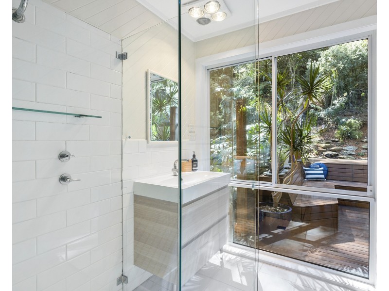 8 Crane Lodge Place, Avalon Beach NSW 2107