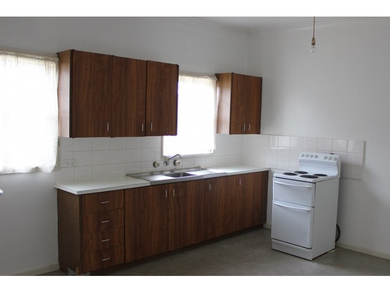 15 Moona Road, Kirrawee NSW 2232