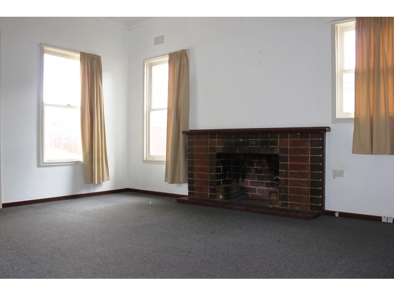 15 Moona Road, Kirrawee NSW 2232