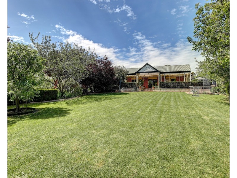 27 Victoria Street, Hahndorf SA 5245