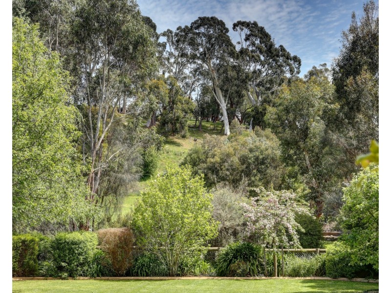 27 Victoria Street, Hahndorf SA 5245