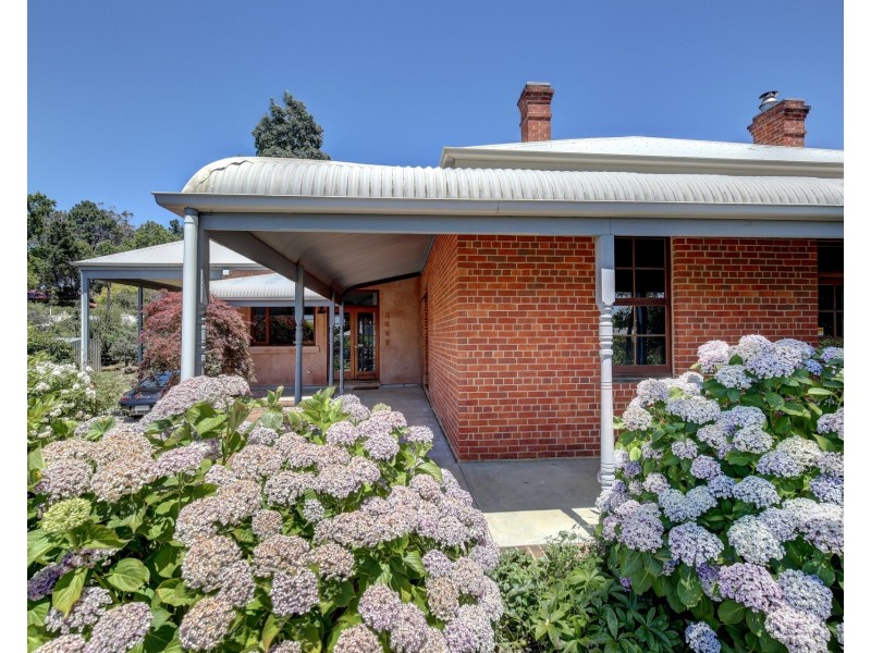 4 Oakbank Road, Stirling SA 5152