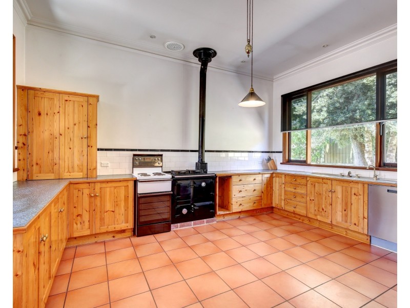 4 Oakbank Road, Stirling SA 5152