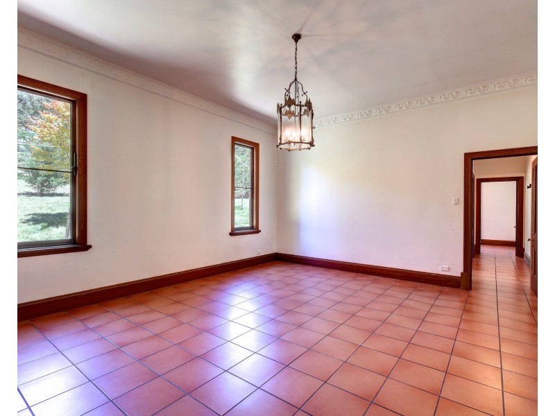 4 Oakbank Road, Stirling SA 5152