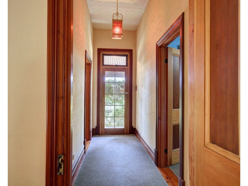 4 Oakbank Road, Stirling SA 5152