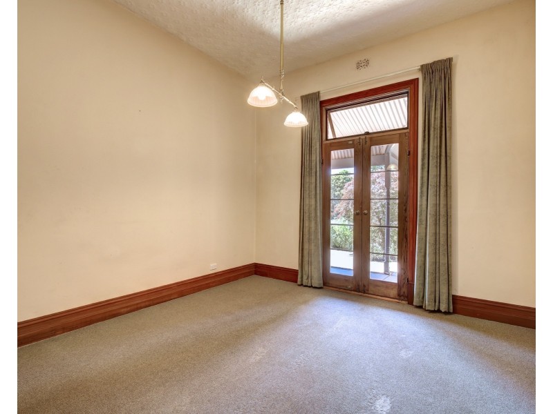 4 Oakbank Road, Stirling SA 5152