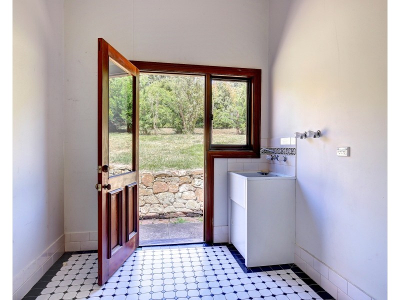 4 Oakbank Road, Stirling SA 5152
