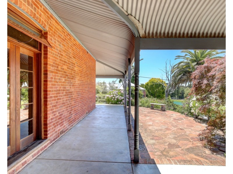 4 Oakbank Road, Stirling SA 5152