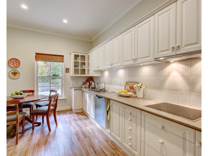 12 St Margaret Drive, Aldgate SA 5154