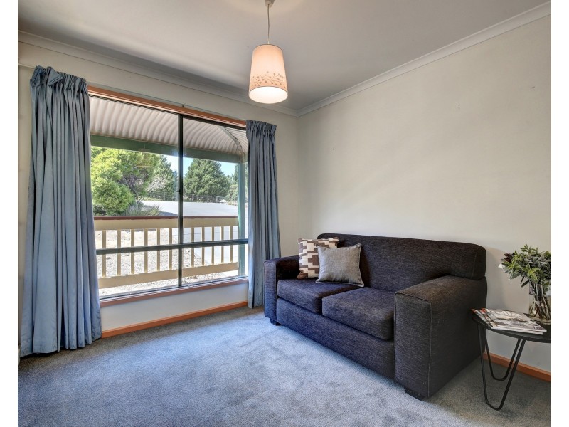 9 Dalmeny Drive, Mount Barker SA 5251