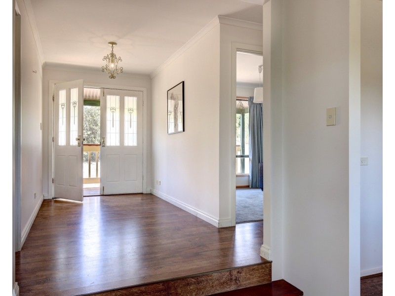 9 Dalmeny Drive, Mount Barker SA 5251